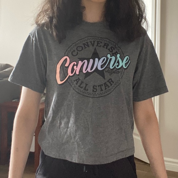 Converse boxy cropped tee in girls size 14 (fits like women’s XS/ XXS) - Picture 2 of 3